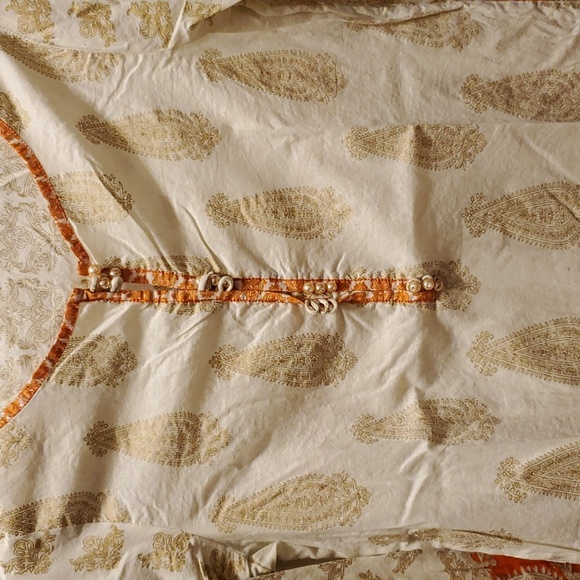 Beautiful Lawn kurta by Sapphire - Picture 3 of 7